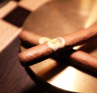 Logo HSG Alumni Cigar Club