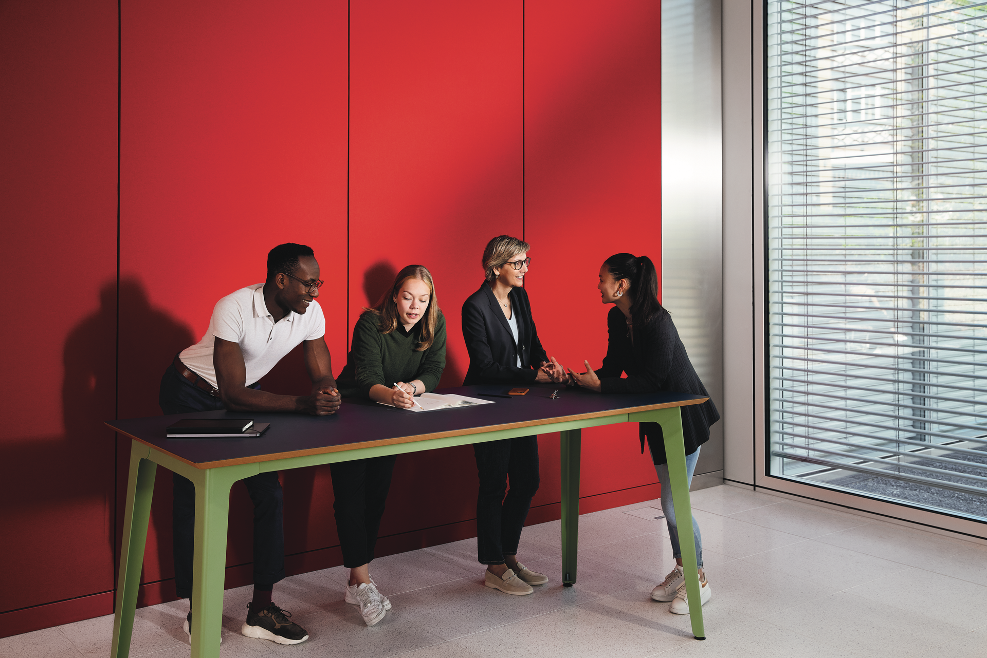 14 International Motiv 4