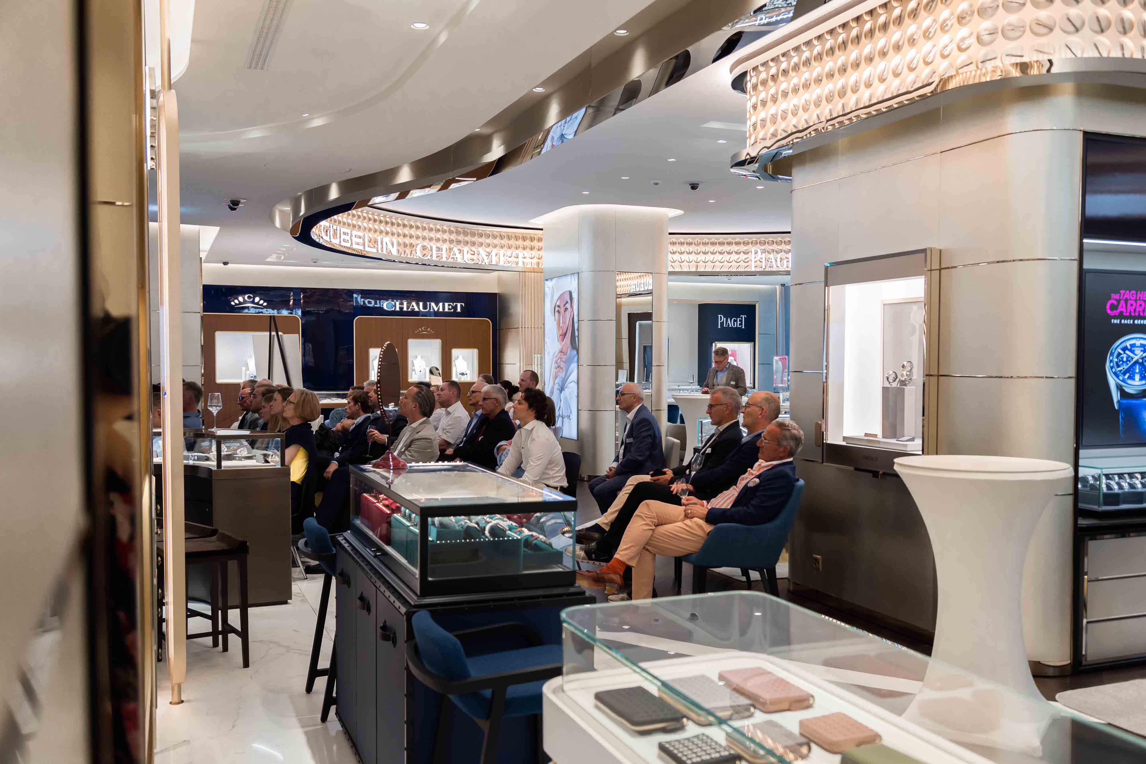 52952747464 A1f3721b8c O